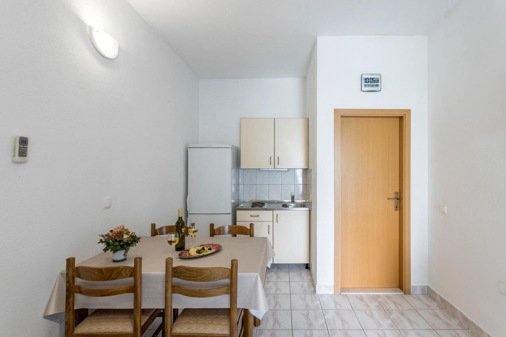 Apartments With A Parking Space Baska Voda, Makarska - 301 Eksteriør billede